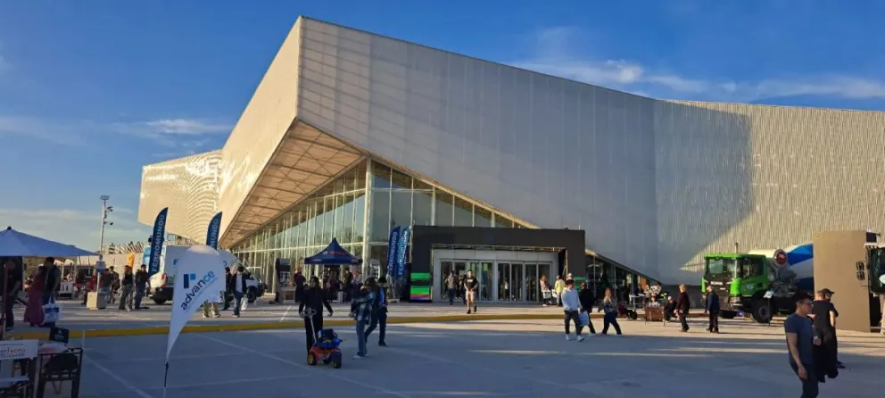 Centro de Convenciones "Domuyo" en Neuquén