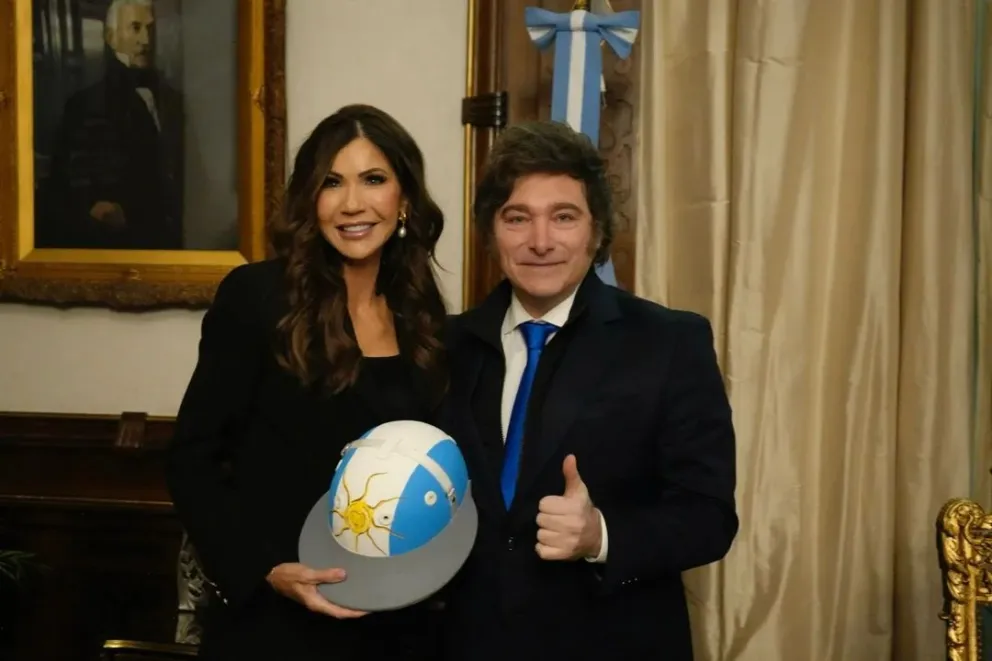 Kristi Noem y Javier Milei