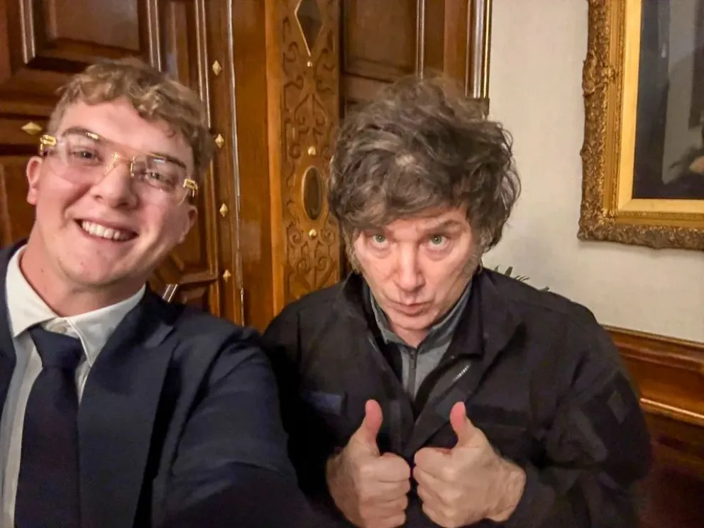 Presidente Javier Milei, junto a Hayden Davis, creador de $LIBRA.