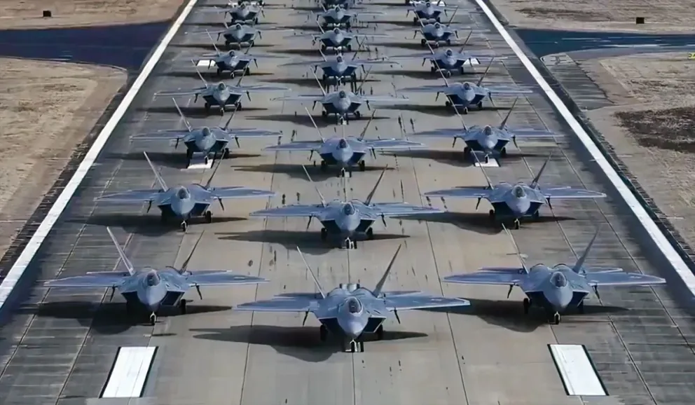 Cazas estadounidenses F-22 