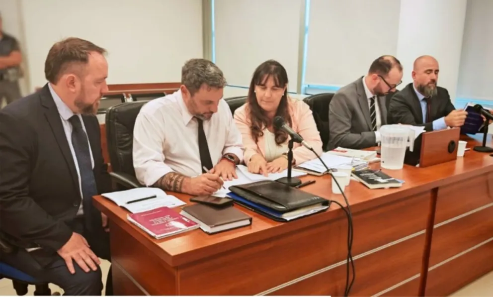 Andrés Azar, fiscal del caso, Maximiliano Jávega, asistente letrado y Cynthia Tobare, funcionaria